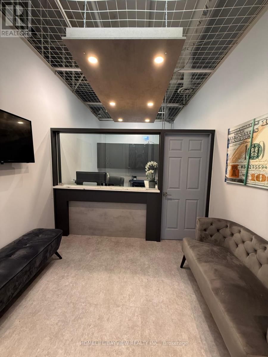 46 - 7181 YONGE Image 5