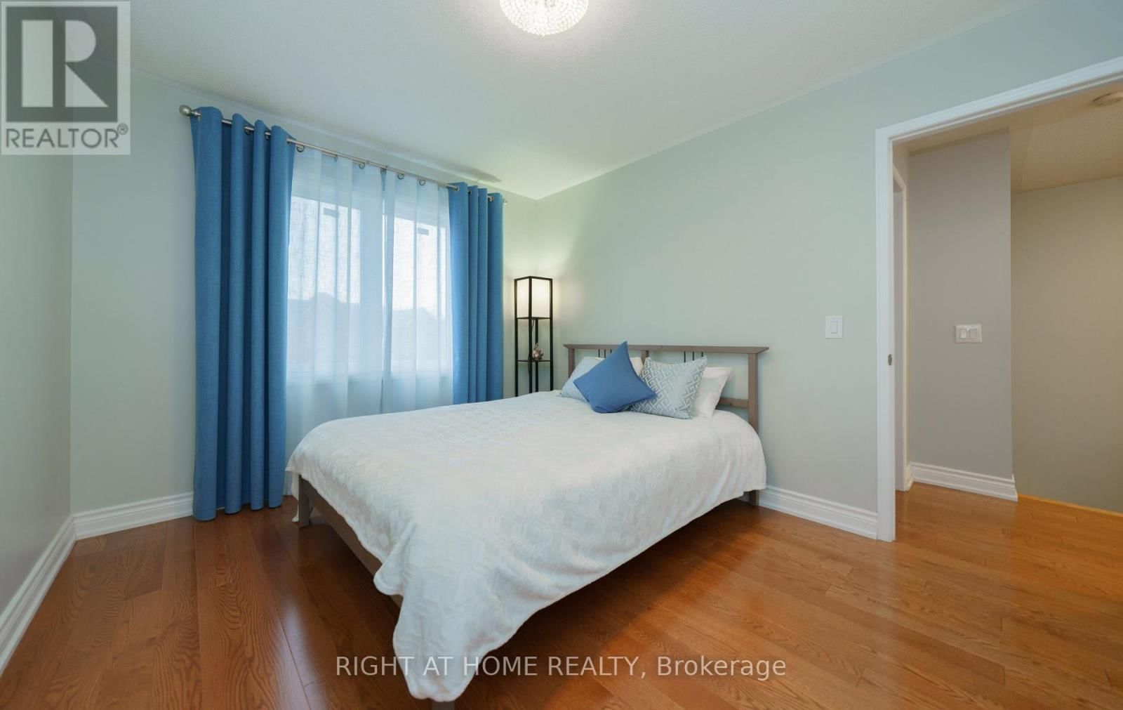 21 MARSHVIEW AVENUE Image 17