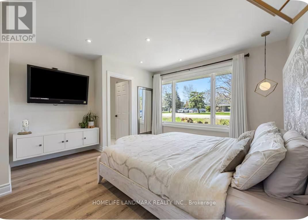 1739 MOUNT ALBERT ROAD Image 18