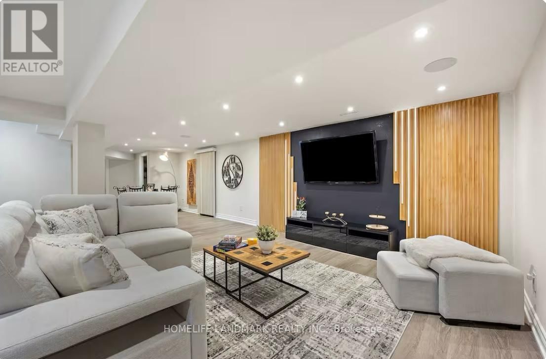 1739 MOUNT ALBERT ROAD Image 23