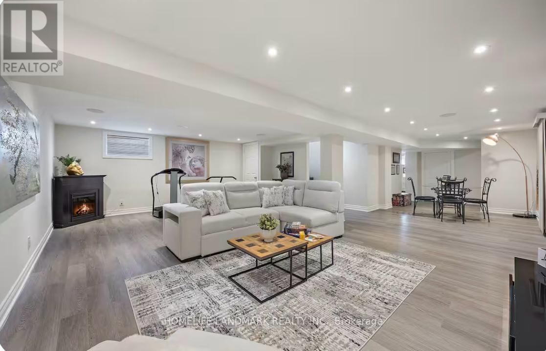 1739 MOUNT ALBERT ROAD Image 28