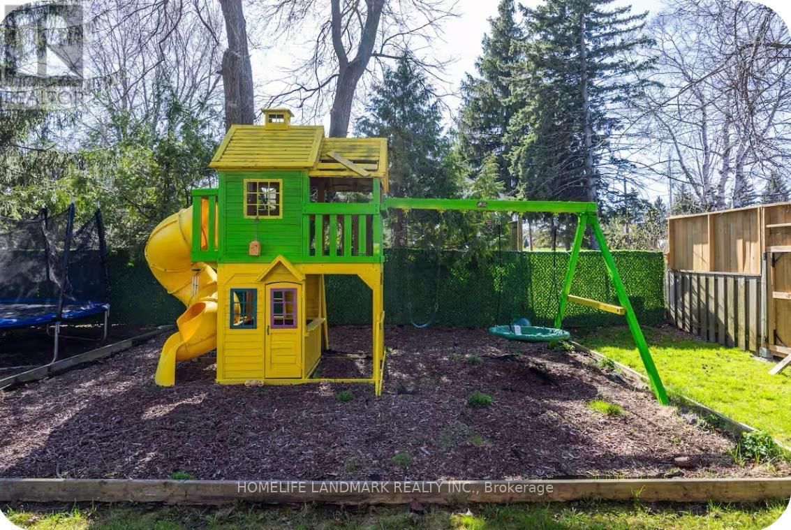 1739 MOUNT ALBERT ROAD Image 33