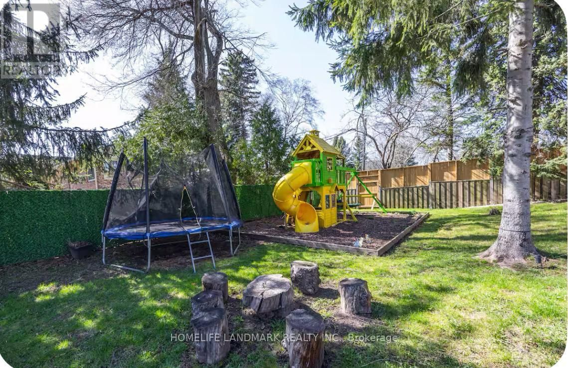 1739 MOUNT ALBERT ROAD Image 35