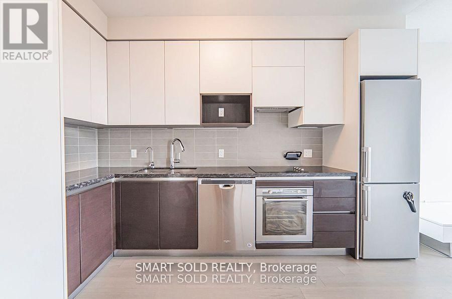 916 - 15 WATER WALK DRIVE Image 16