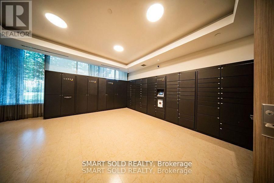 916 - 15 WATER WALK DRIVE Image 21