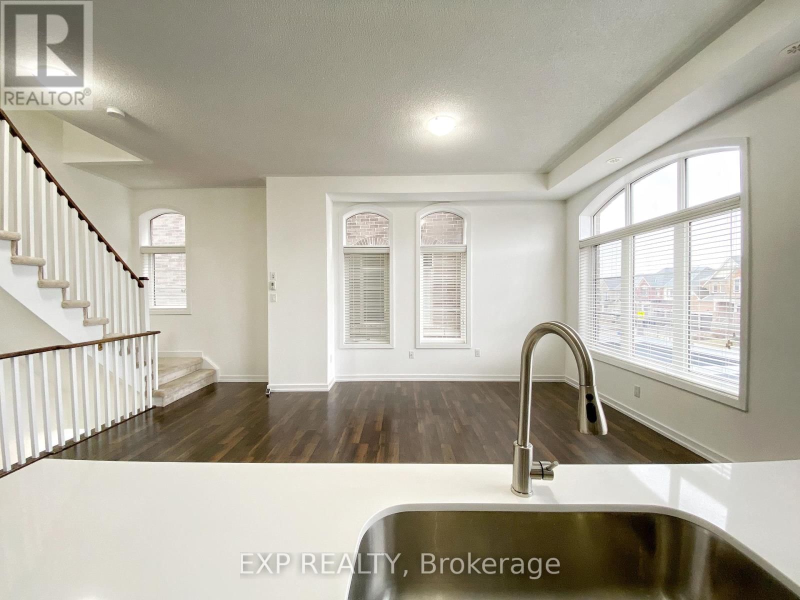 208 GLAD PARK AVENUE Image 14