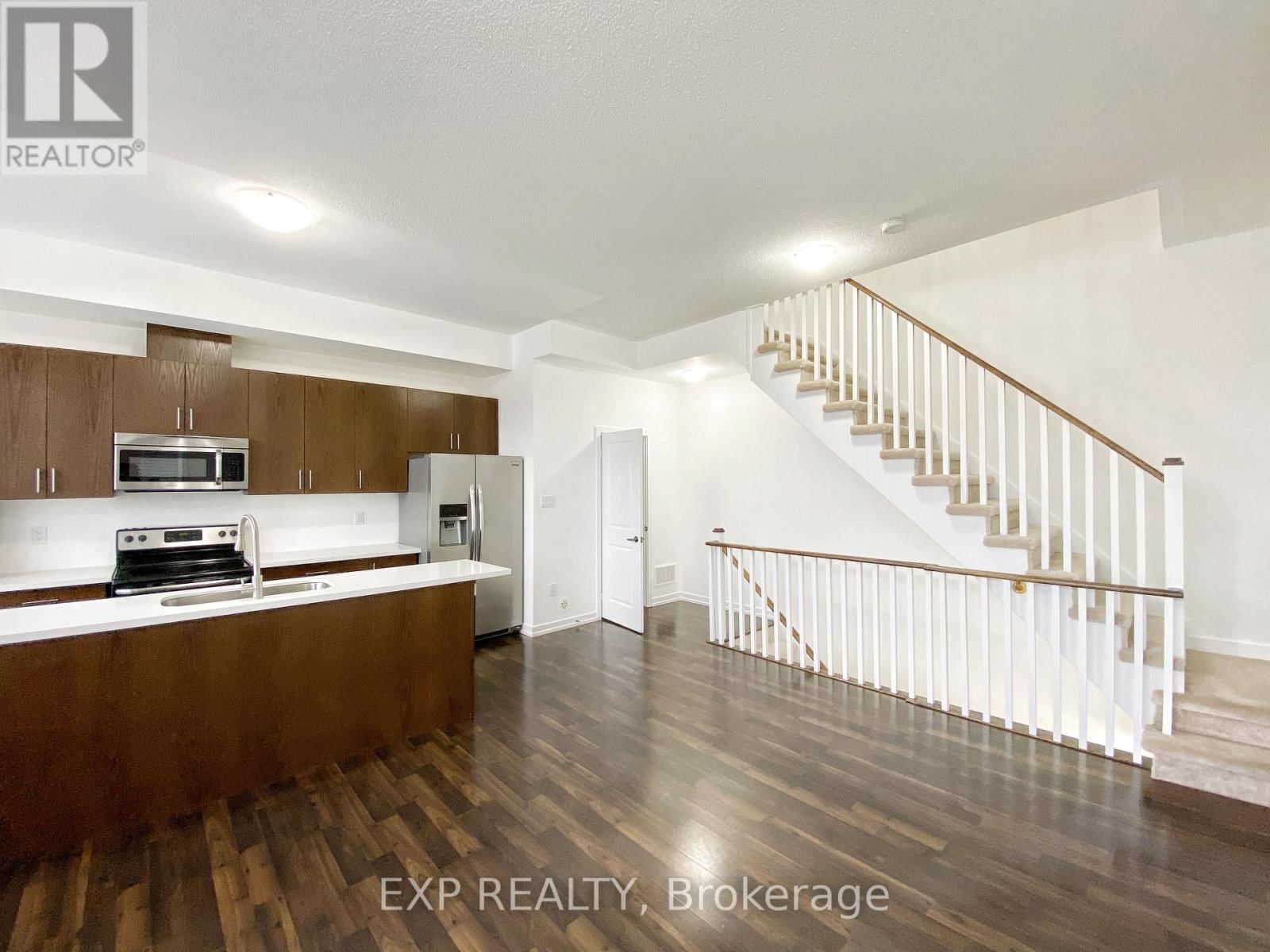 208 GLAD PARK AVENUE Image 16