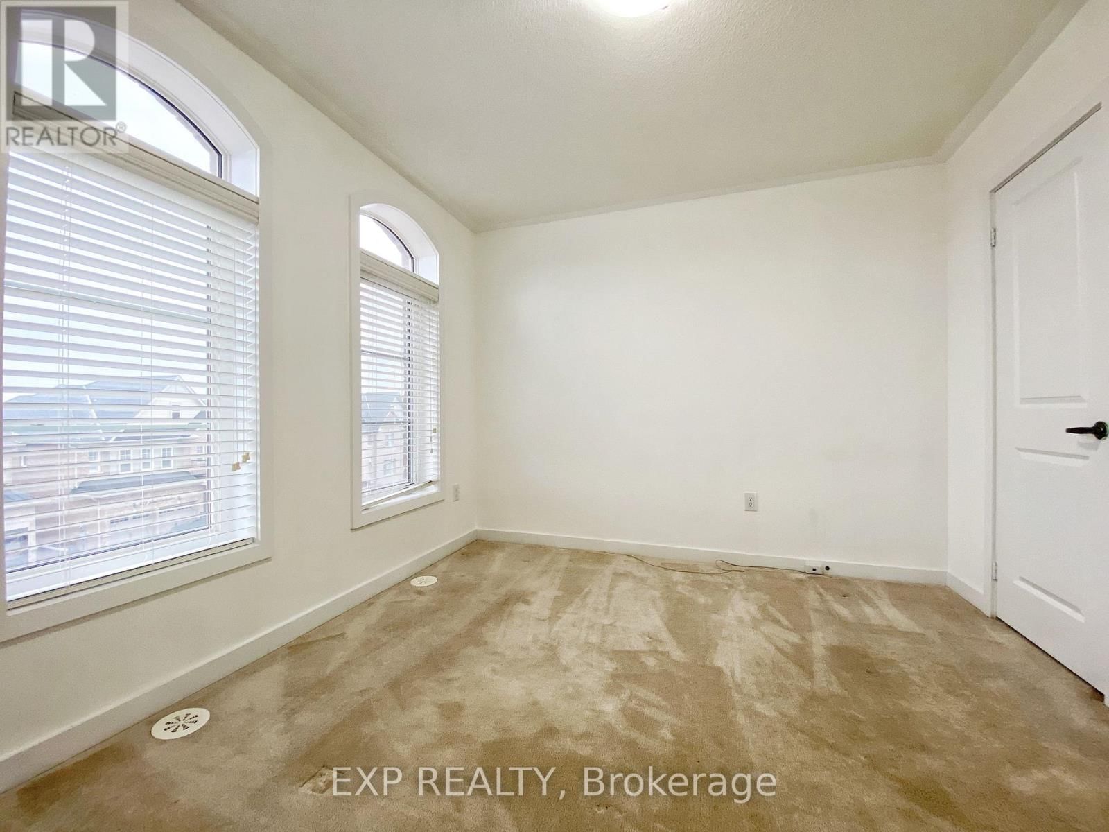 208 GLAD PARK AVENUE Image 21