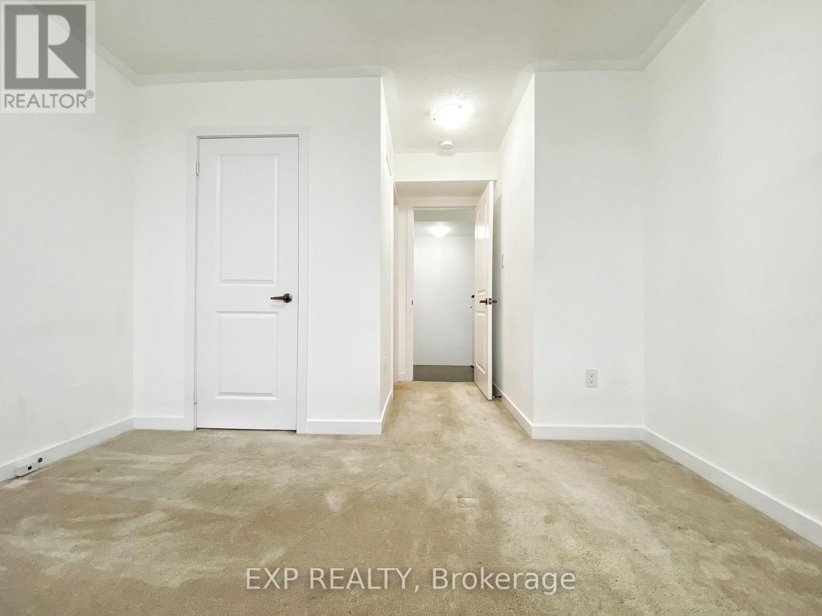 208 GLAD PARK AVENUE Image 22