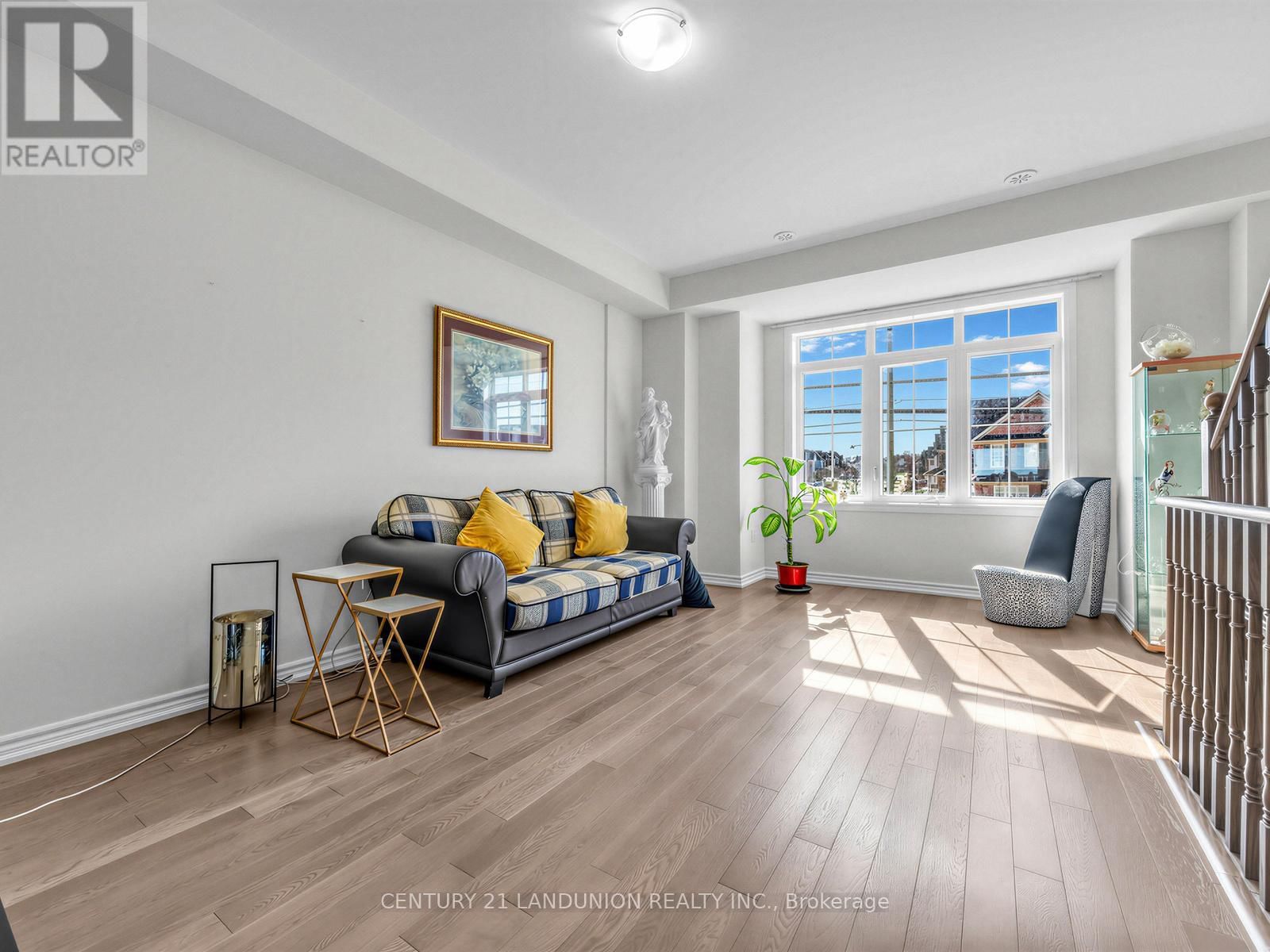 10941 VICTORIA SQUARE BOULEVARD Image 20