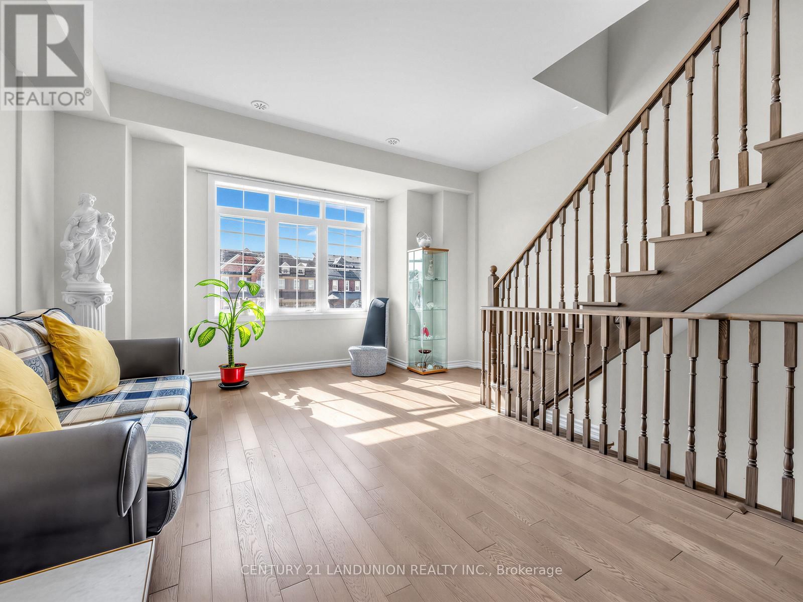 10941 VICTORIA SQUARE BOULEVARD Image 21