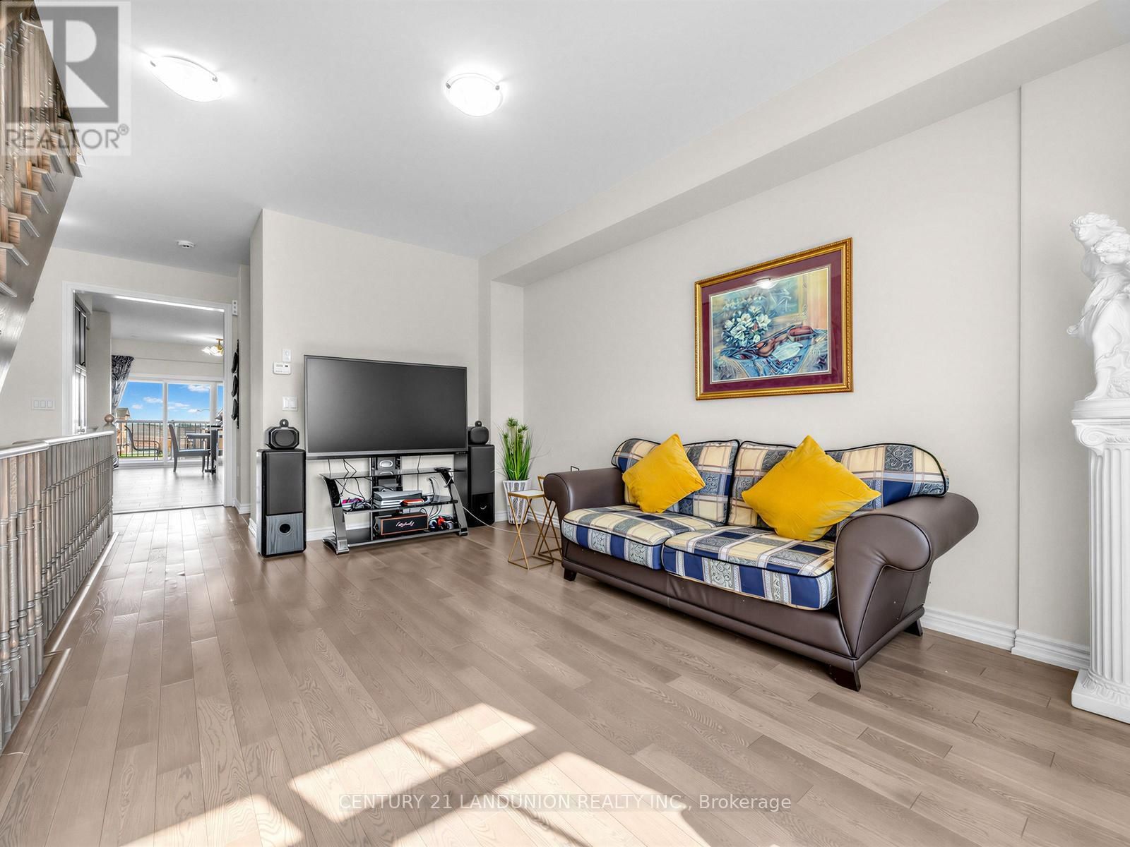 10941 VICTORIA SQUARE BOULEVARD Image 23