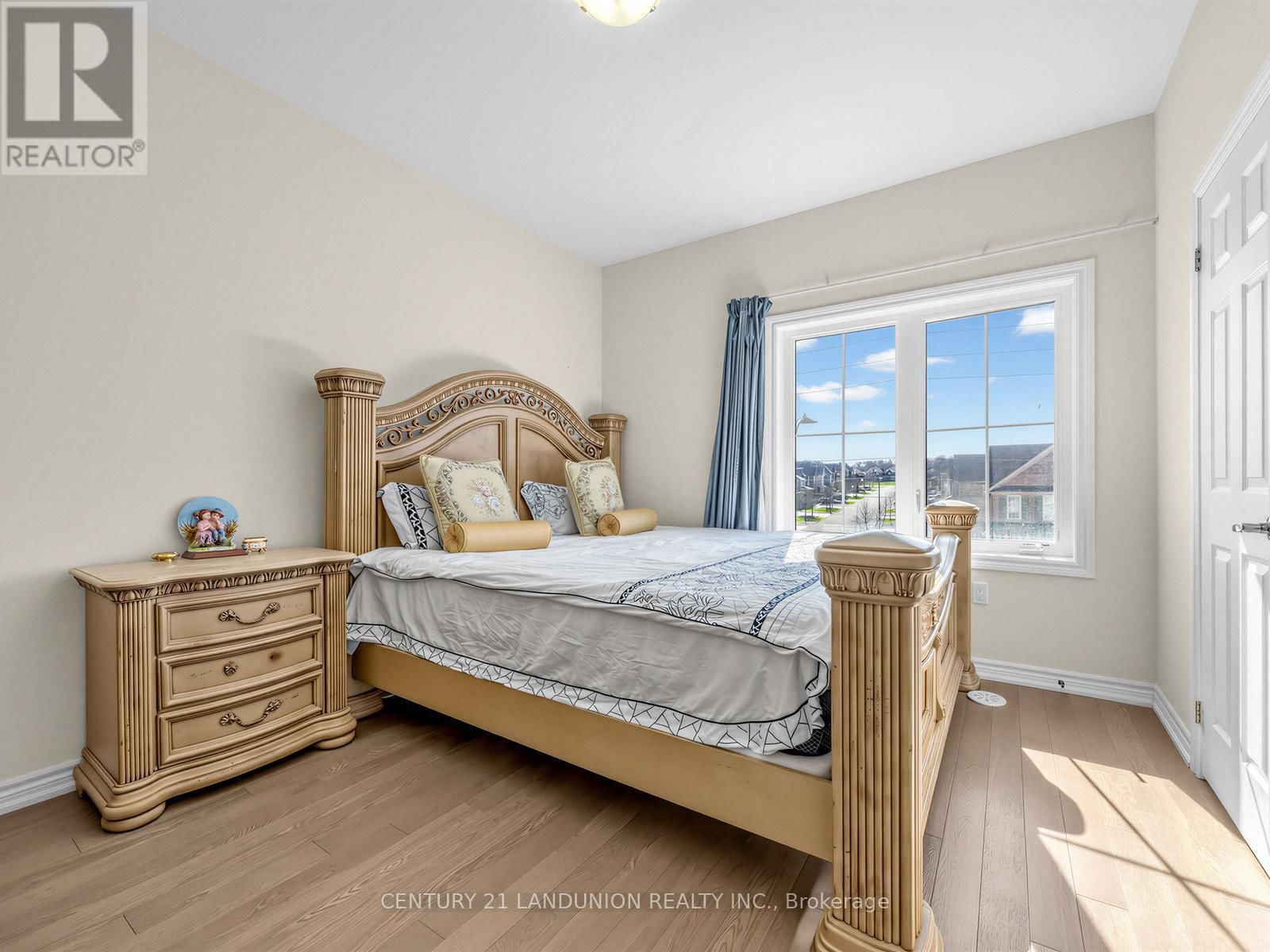 10941 VICTORIA SQUARE BOULEVARD Image 24