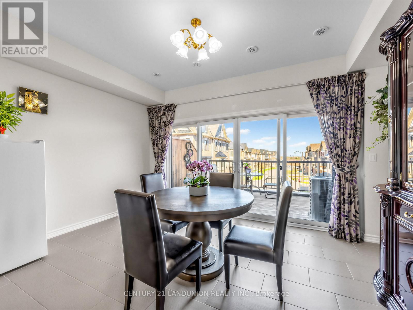 10941 VICTORIA SQUARE BOULEVARD Image 9