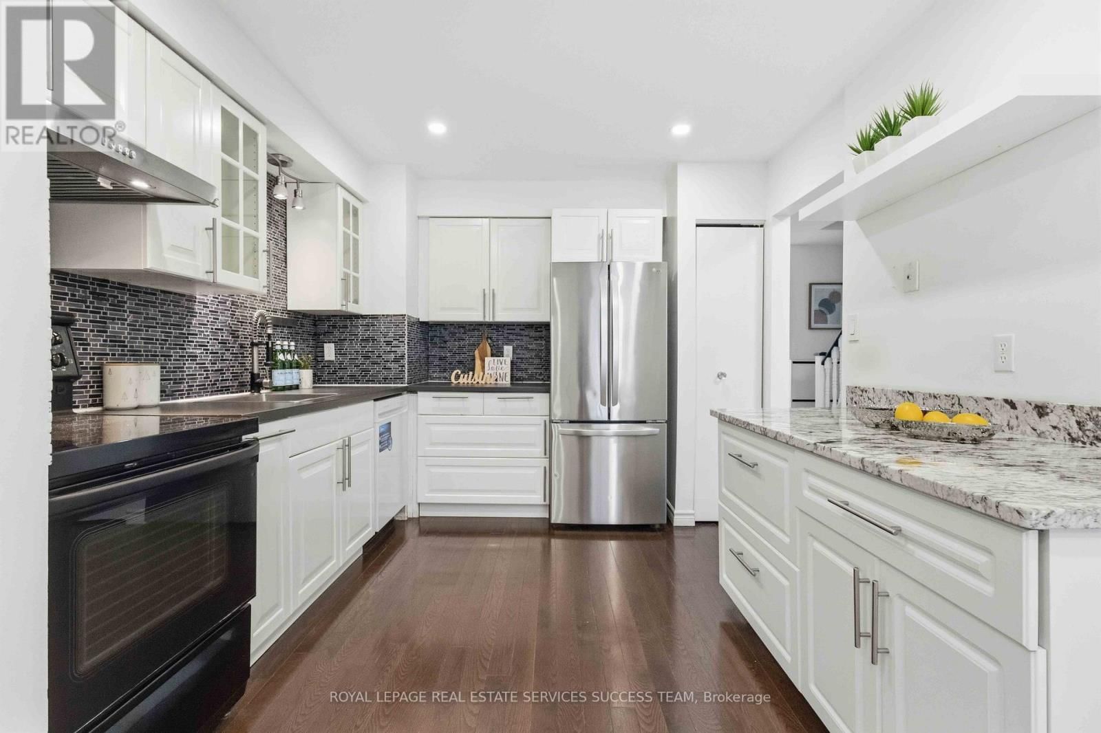 31 THATCHER'S MILL WAY Image 1