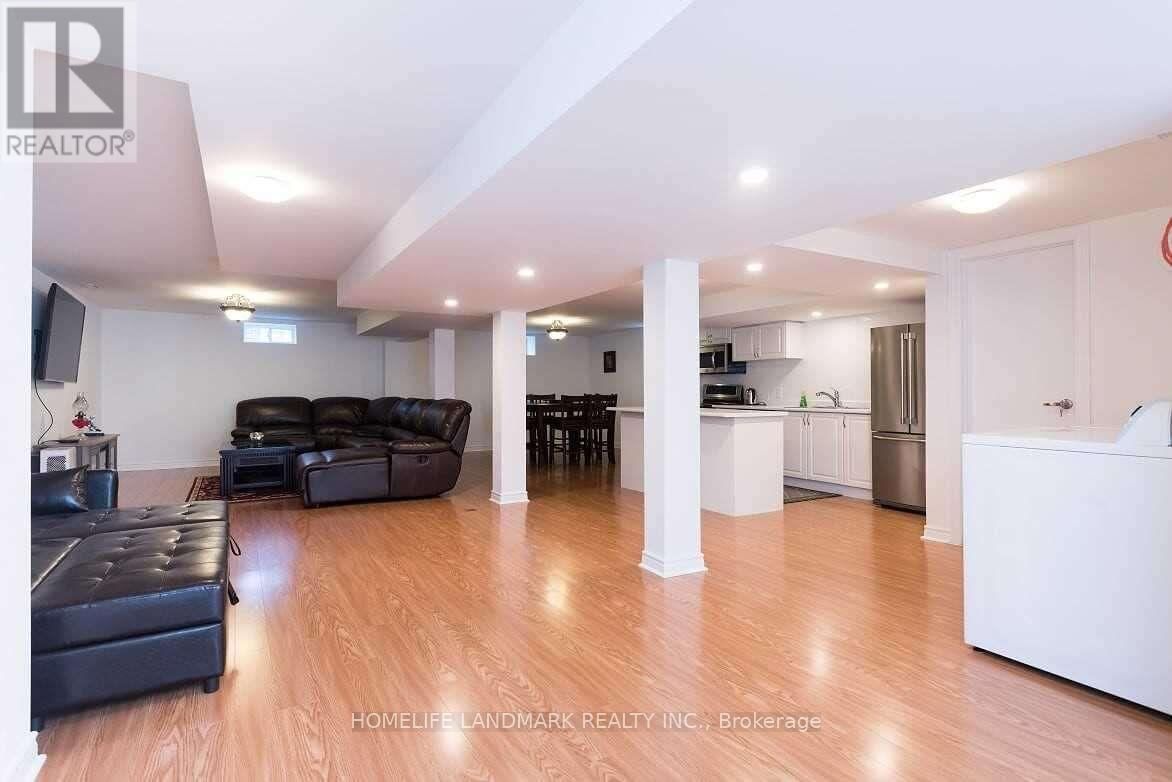 32 ELMVALE BOULEVARD Image 19