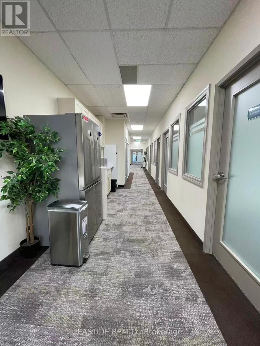 301 - 7030 WOODBINE AVENUE Image 2