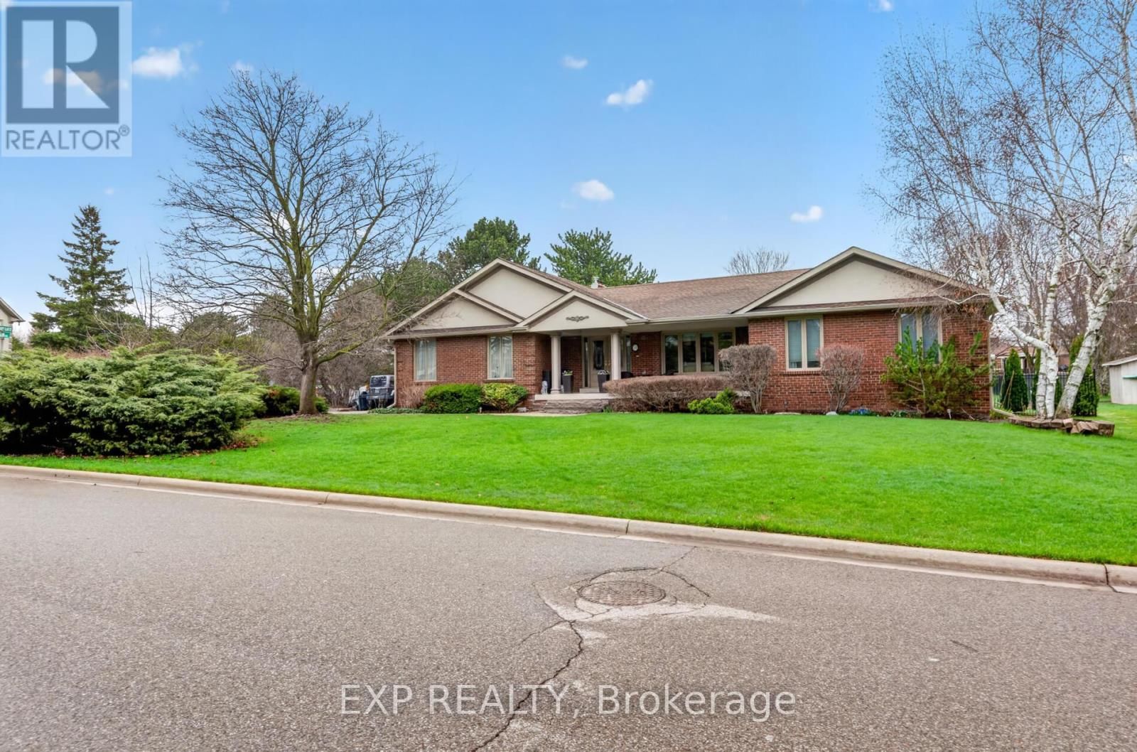 124 ELLIS AVENUE Image 1