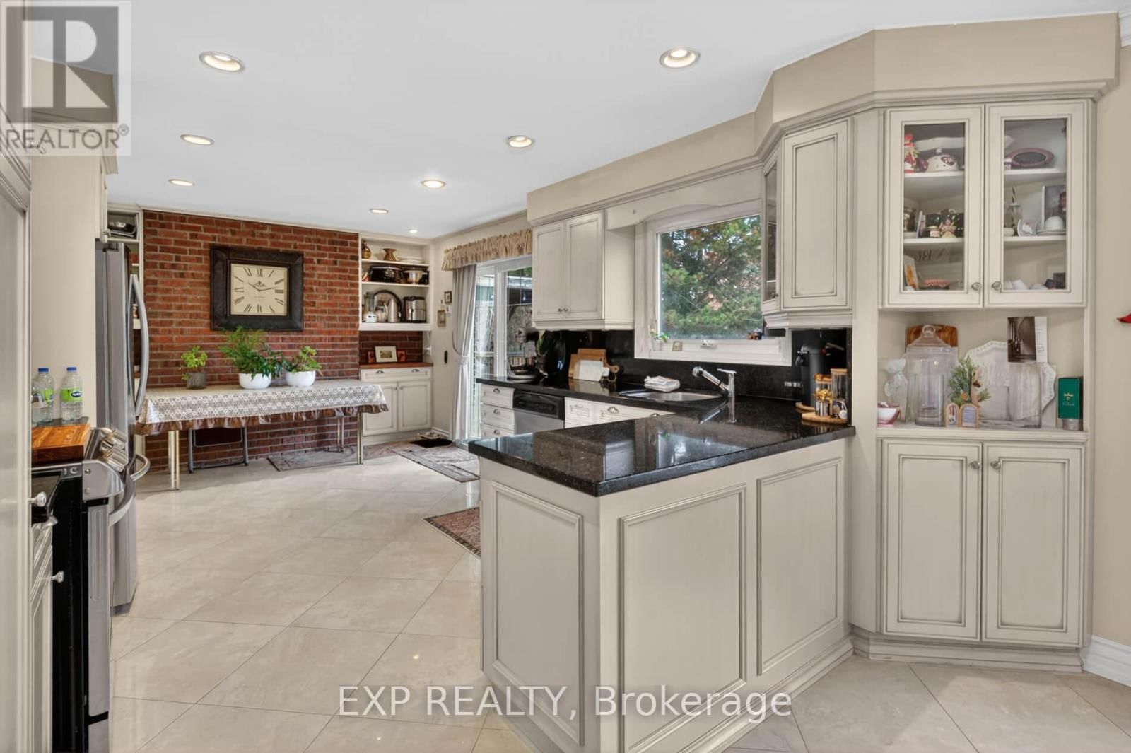 124 ELLIS AVENUE Image 10