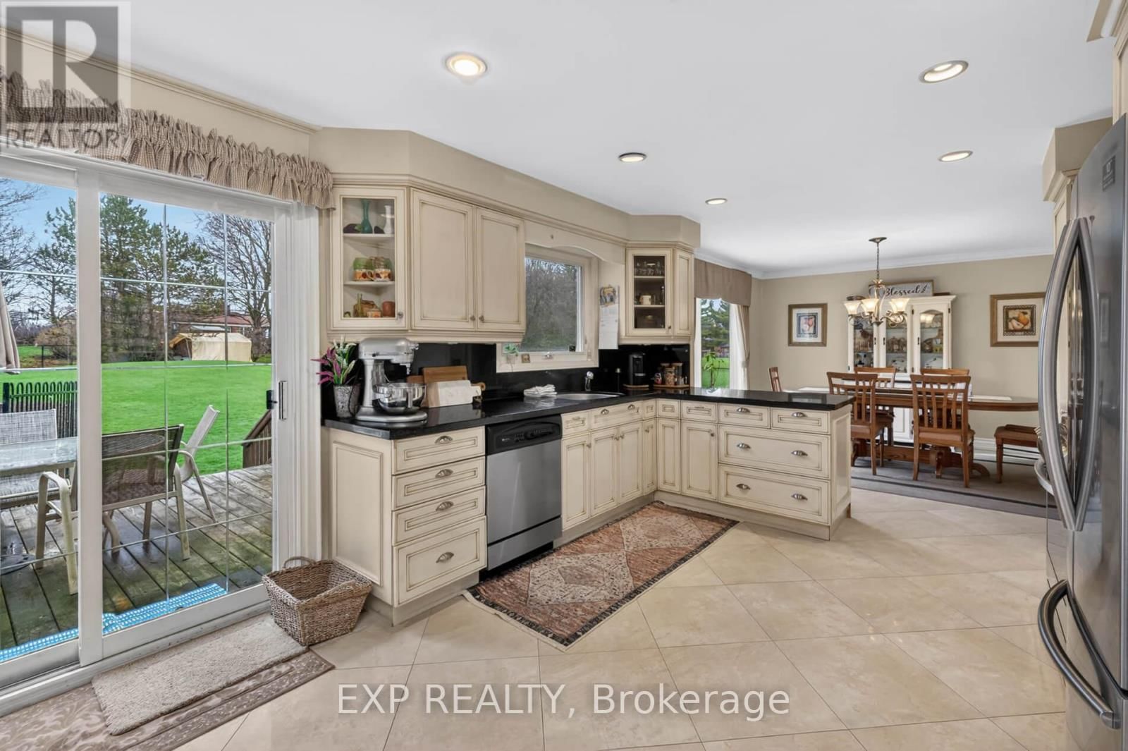 124 ELLIS AVENUE Image 12