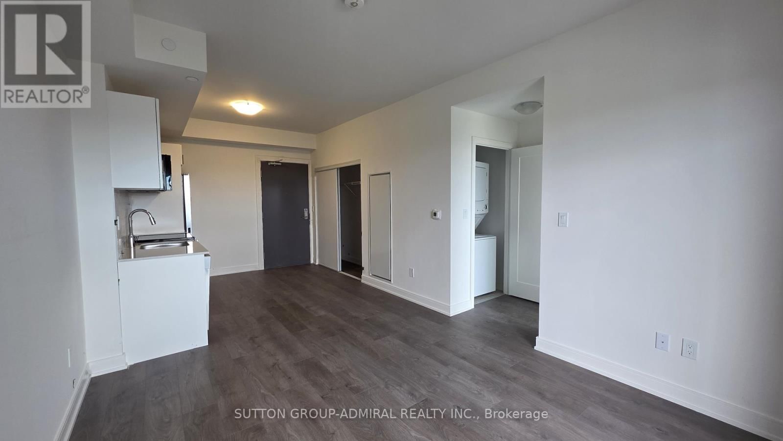 B1311 - 715 DAVIS DRIVE Image 12