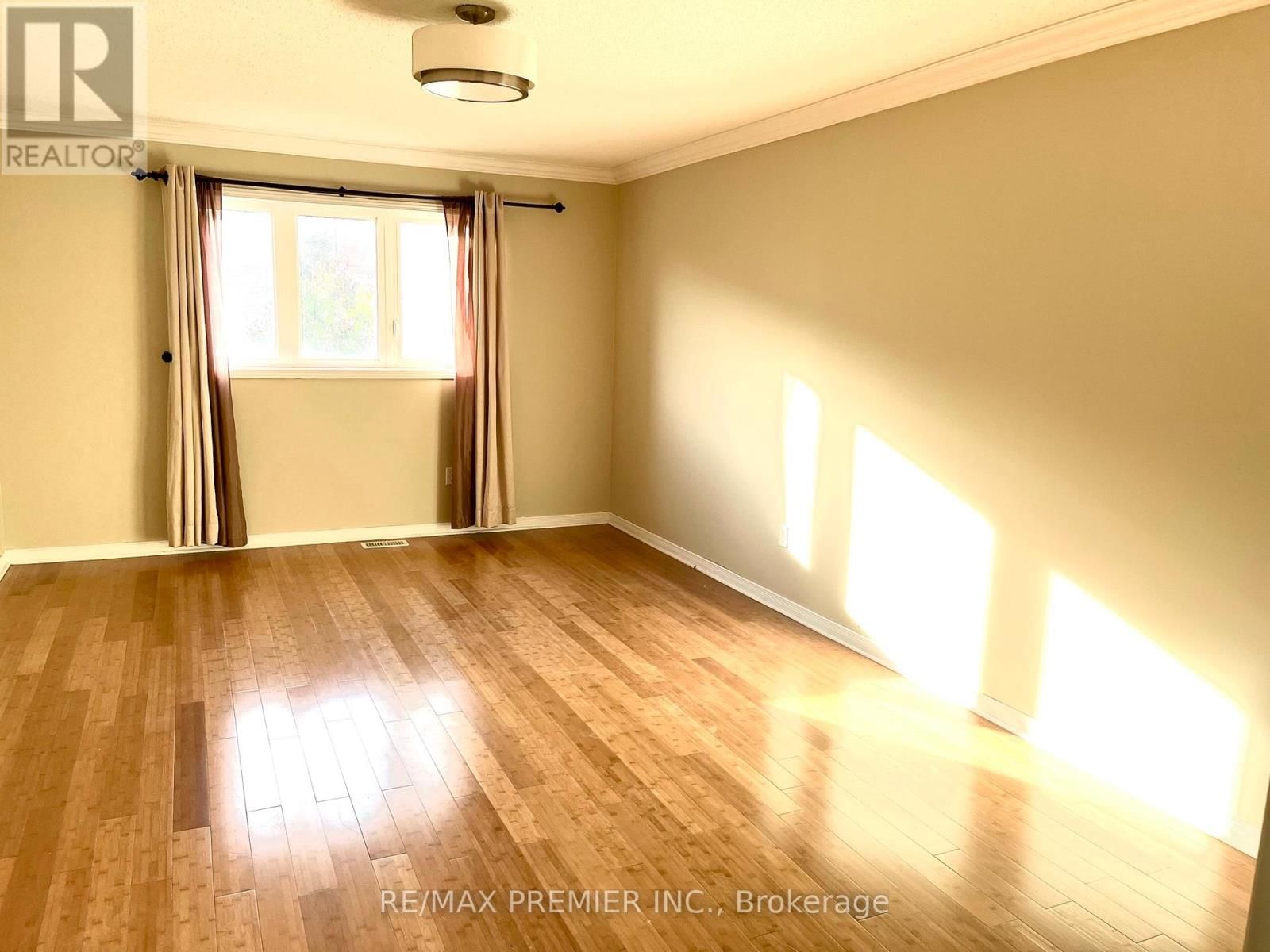 111 CATALPA CRESCENT Image 7