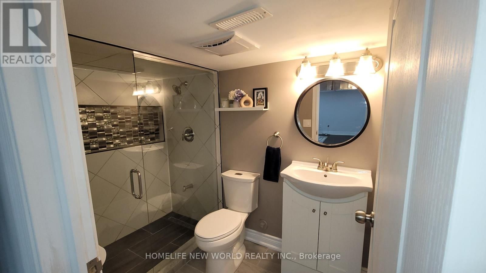 67 BINGHAM STREET Image 14