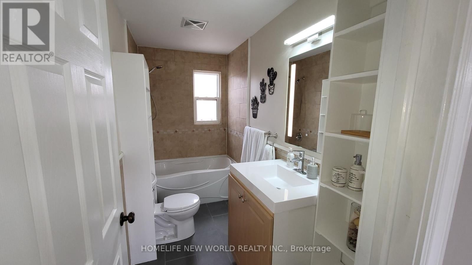 67 BINGHAM STREET Image 6