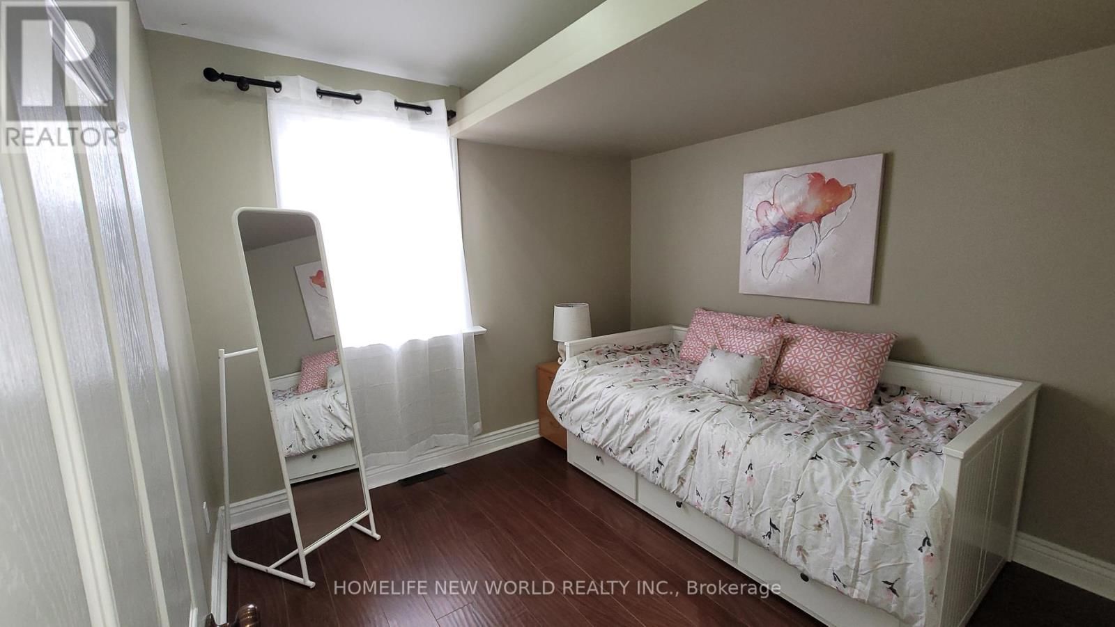 67 BINGHAM STREET Image 7