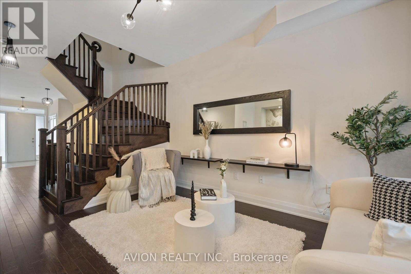 42 CAUSLAND LANE Image 2