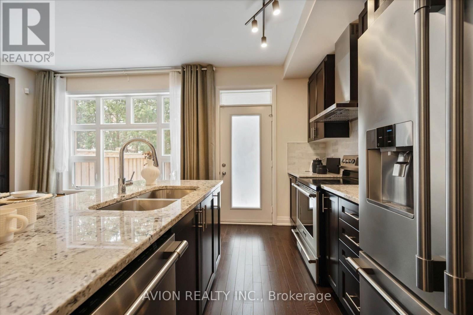 42 CAUSLAND LANE Image 9