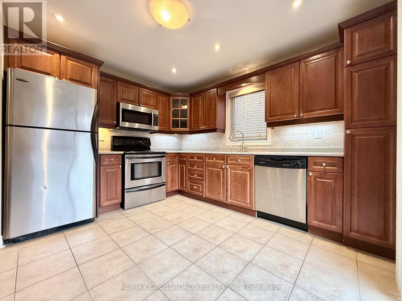 158 GAIL PARKS CRESCENT Image 4