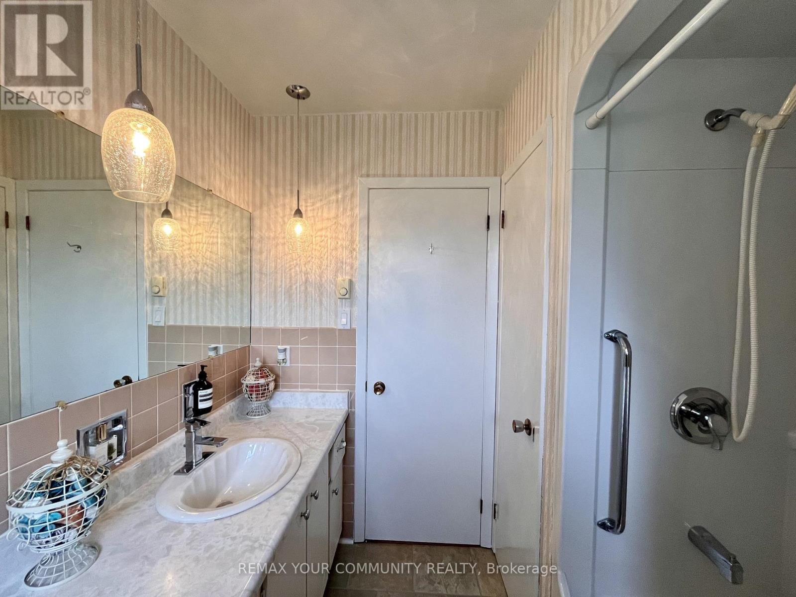 37A CANAL STREET Image 34