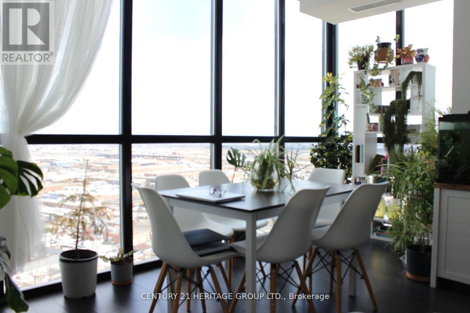 2202 - 2910 HIGHWAY 7 ROAD WEST Image 1