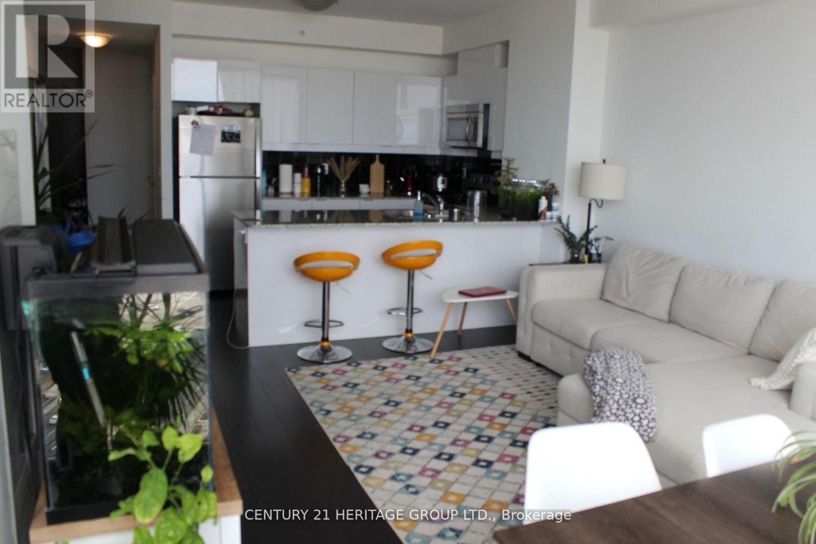 2202 - 2910 HIGHWAY 7 ROAD WEST Image 2