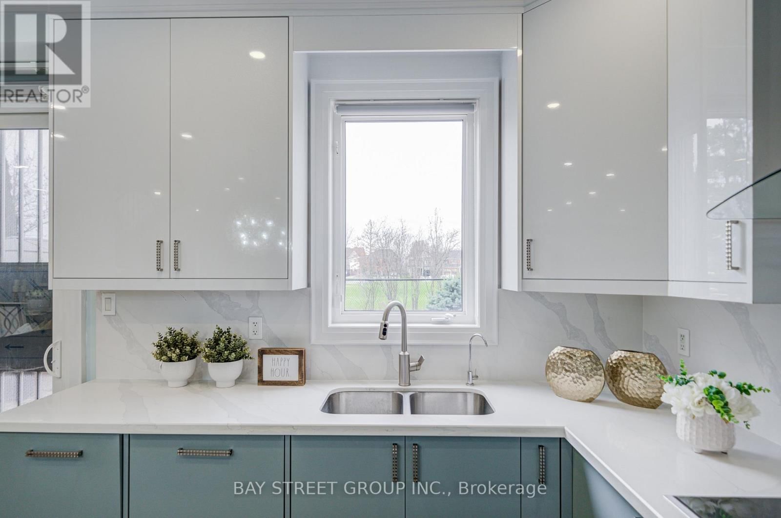 48 COZENS DRIVE Image 12