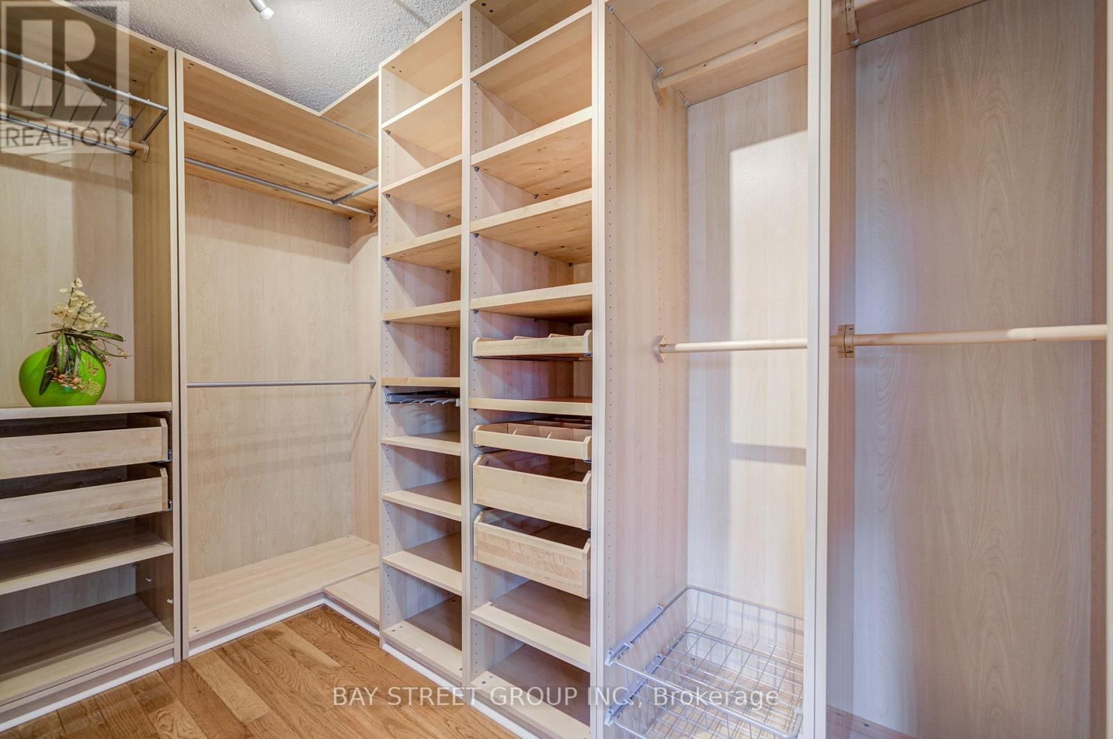 48 COZENS DRIVE Image 22