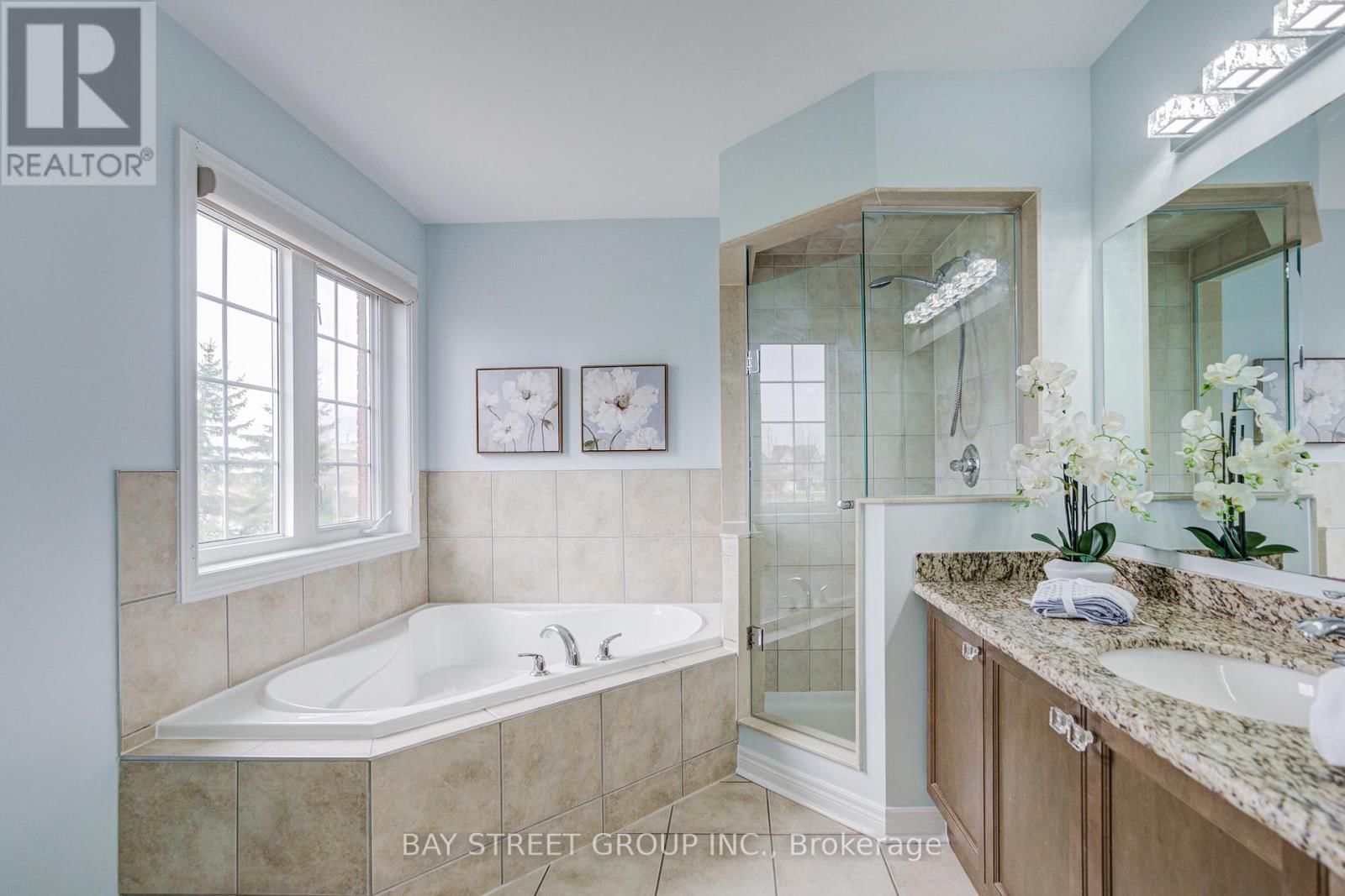 48 COZENS DRIVE Image 23