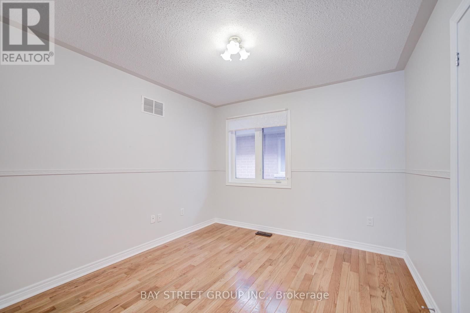 48 COZENS DRIVE Image 26