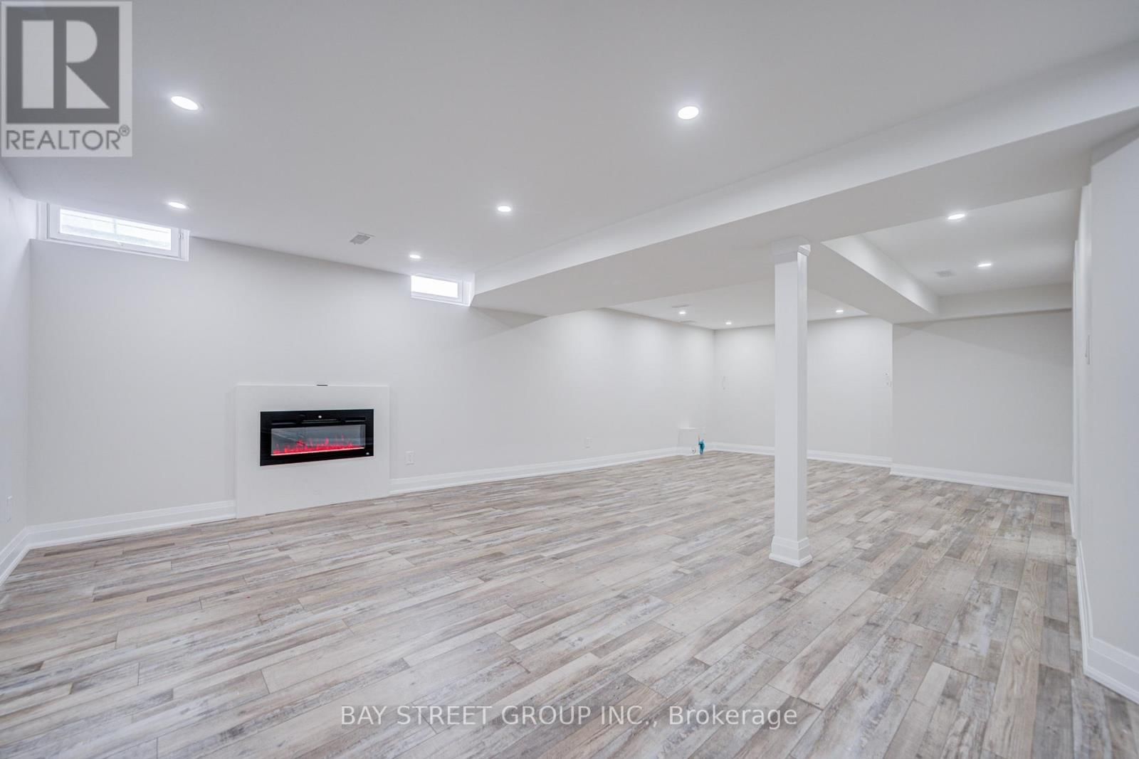 48 COZENS DRIVE Image 31