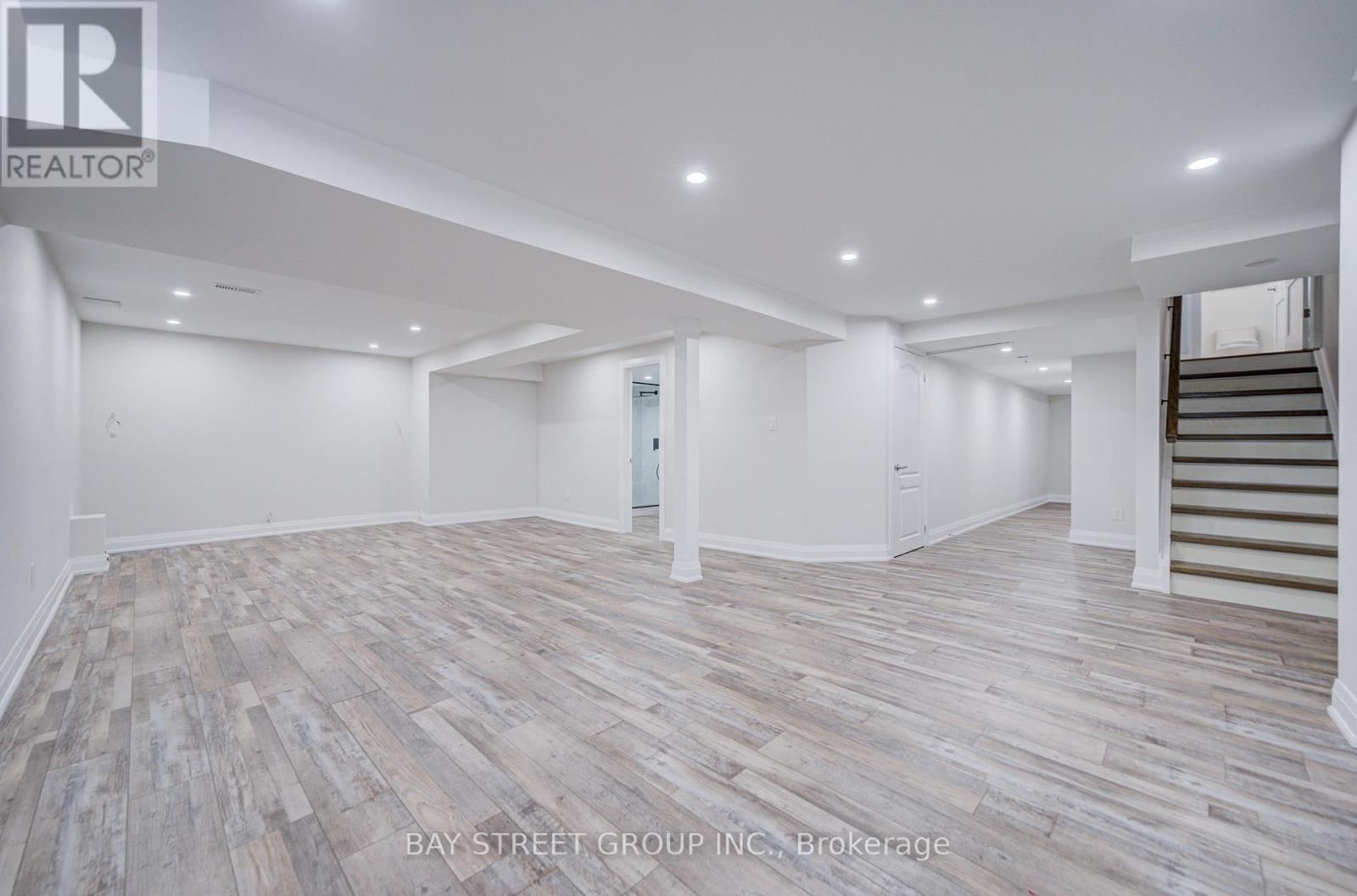 48 COZENS DRIVE Image 32