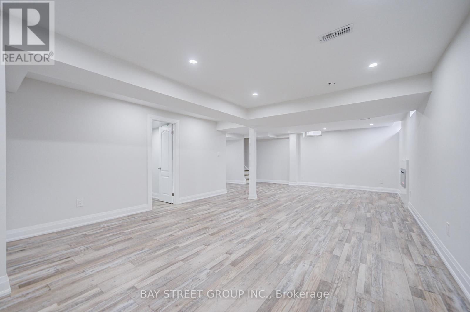 48 COZENS DRIVE Image 33