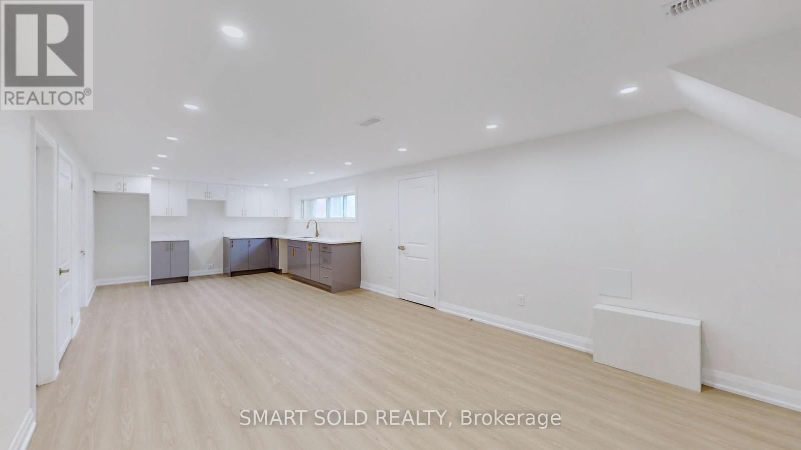 439 FERNLEIGH CIRCLE NORTH Image 25