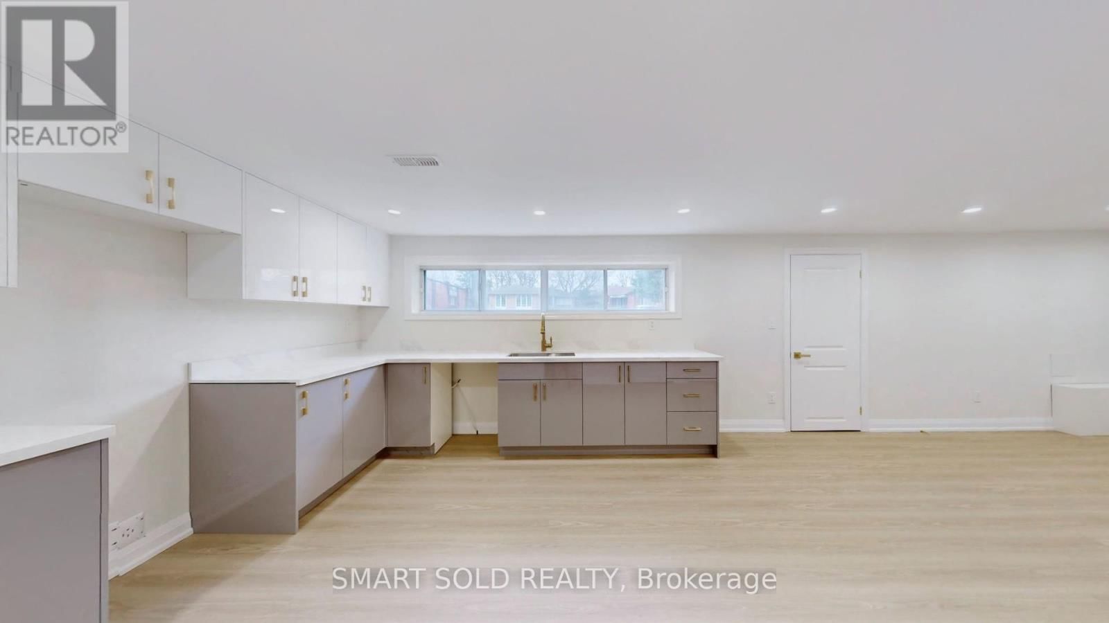 439 FERNLEIGH CIRCLE NORTH Image 26