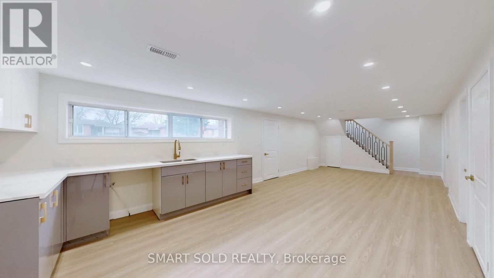 439 FERNLEIGH CIRCLE NORTH Image 27