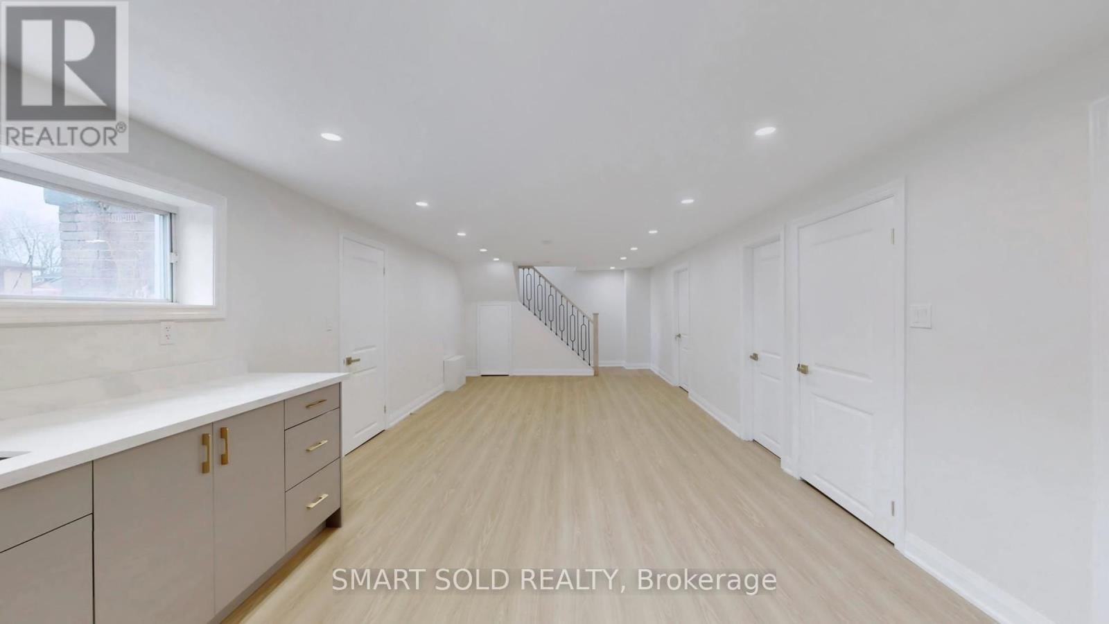 439 FERNLEIGH CIRCLE NORTH Image 28