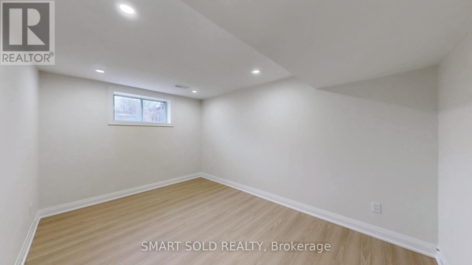 439 FERNLEIGH CIRCLE NORTH Image 29