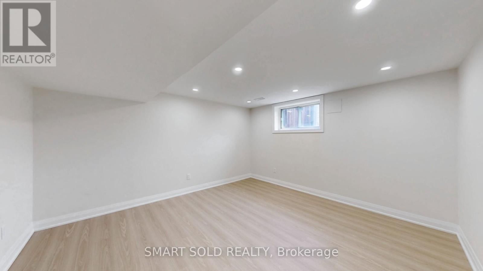 439 FERNLEIGH CIRCLE NORTH Image 34