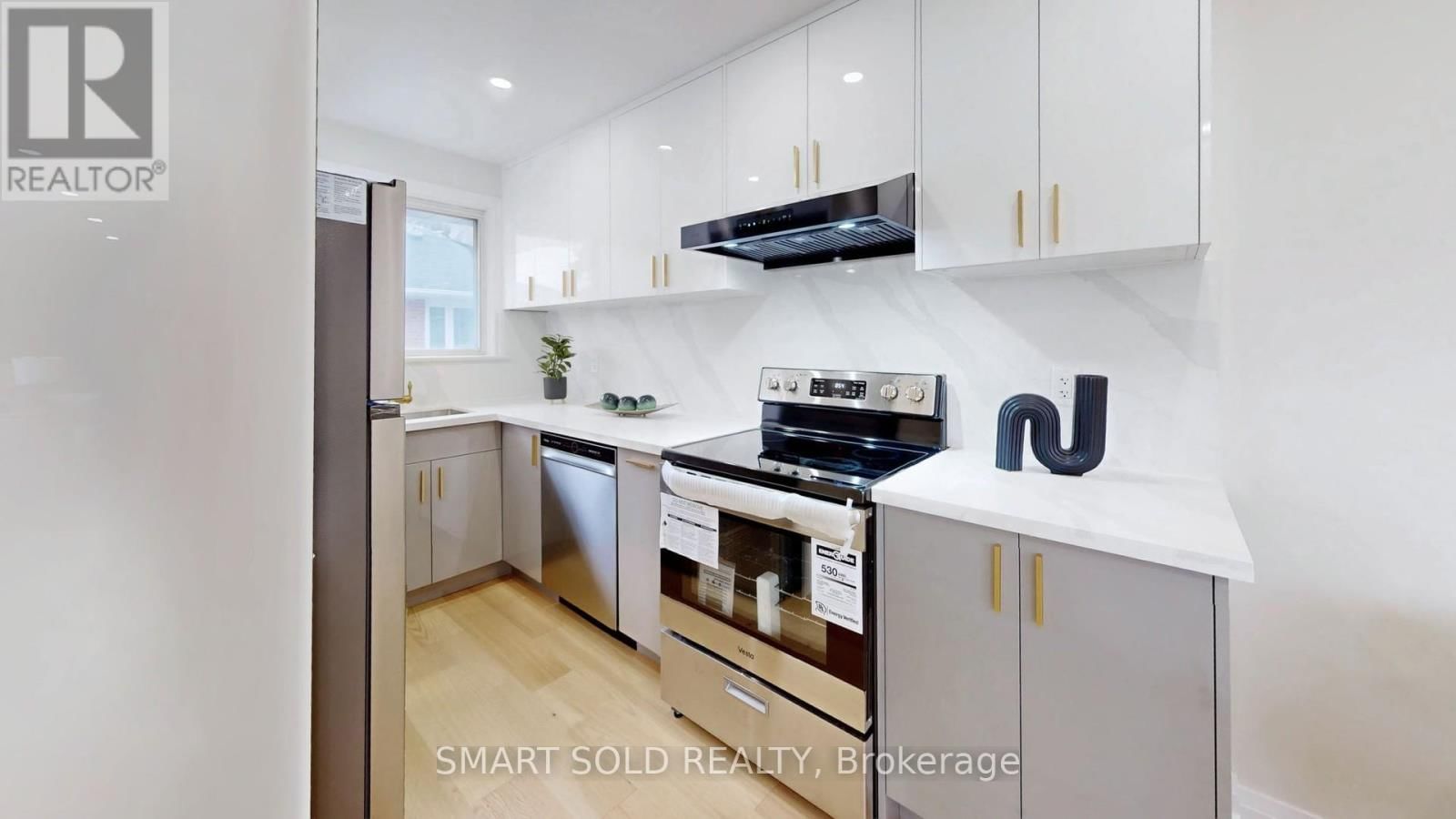 439 FERNLEIGH CIRCLE NORTH Image 8