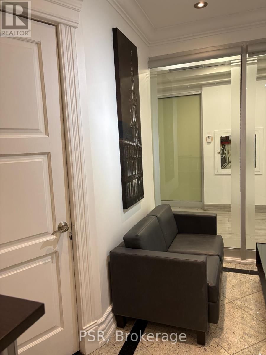 33D - 7398 YONGE STREET Image 12